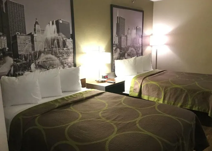 Super 8 By Wyndham South Holland